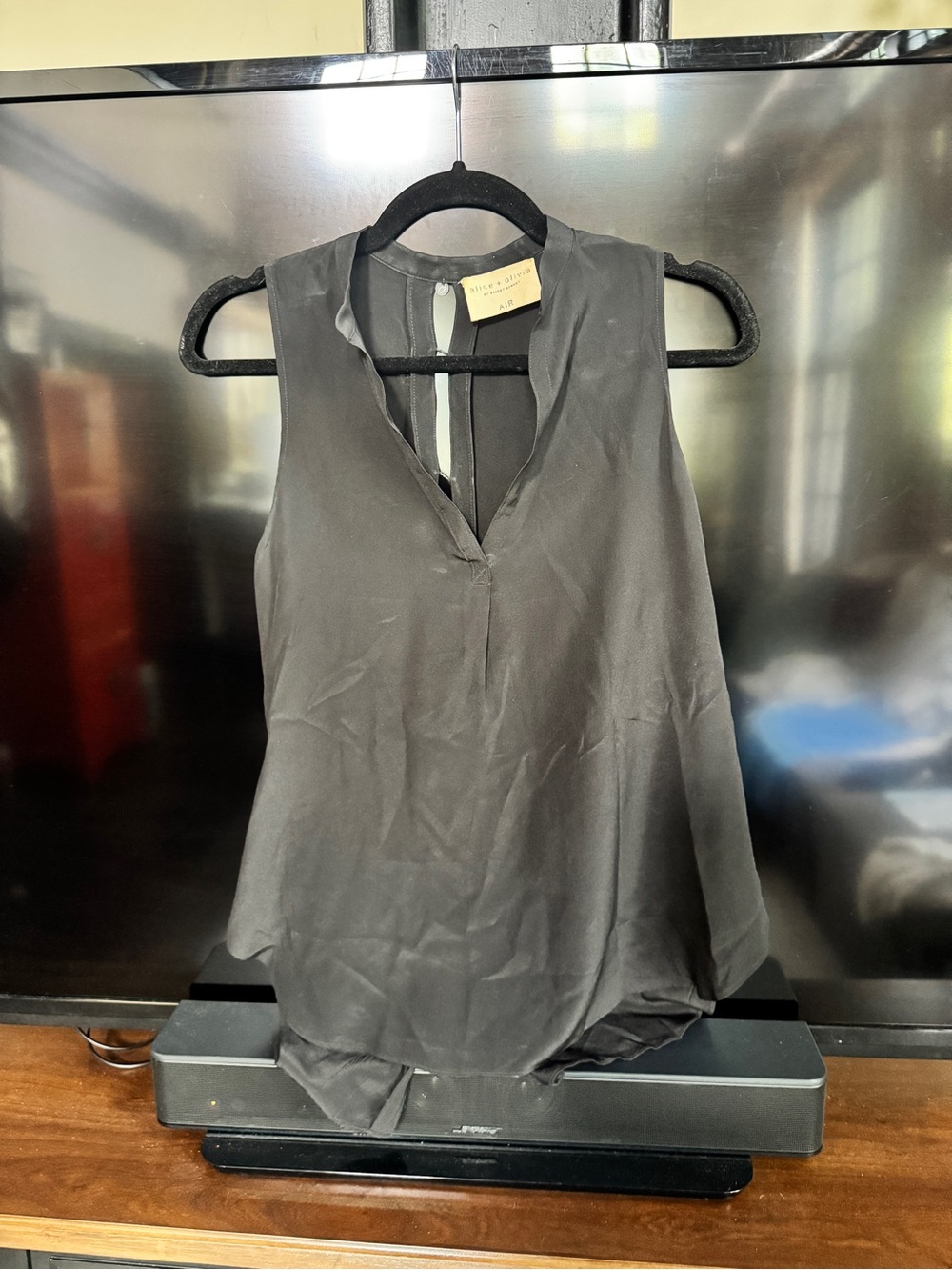Alice + Olivia Black Sleeveless V-Neck Satin Camisole